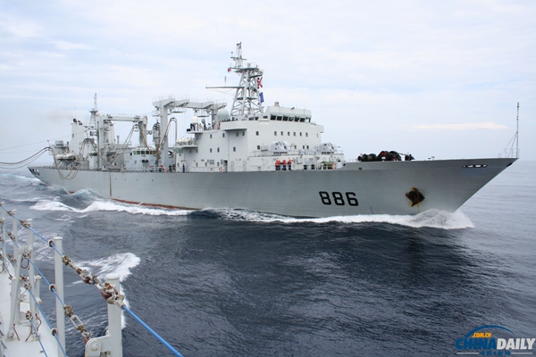 中國海軍千島湖艦開赴泰國灣 為執行搜救馬航失聯飛機任務艦船補給