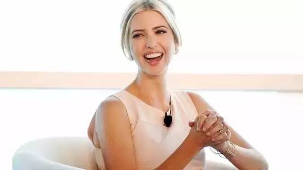 特朗普的大女兒伊萬卡的演講，第一秒就愛上了她