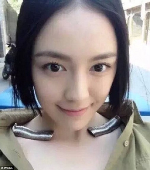 選美新玩法：鎖骨放雞蛋，反手摸肚臍
