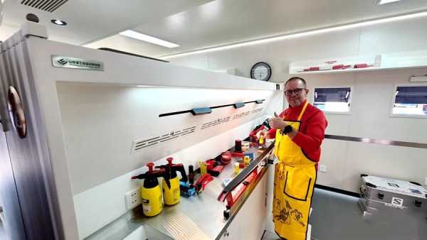 Yantai designs ski-waxing truck for Winter Games