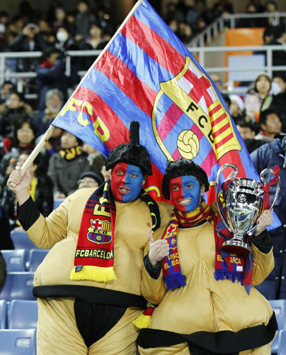Barca overpower Al Sadd to set up Santos final