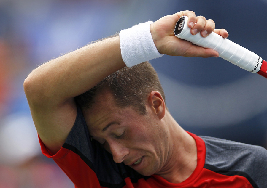 US Open day 8: Djokovic tops Kohlschreiber into quarters