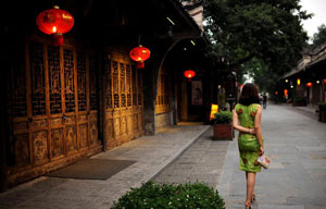 Mannerly advice issued to tourists