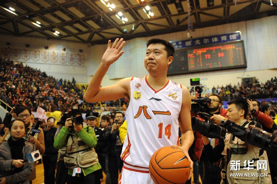 “郅敬傳奇”：王治郅二十載籃球生涯謝幕